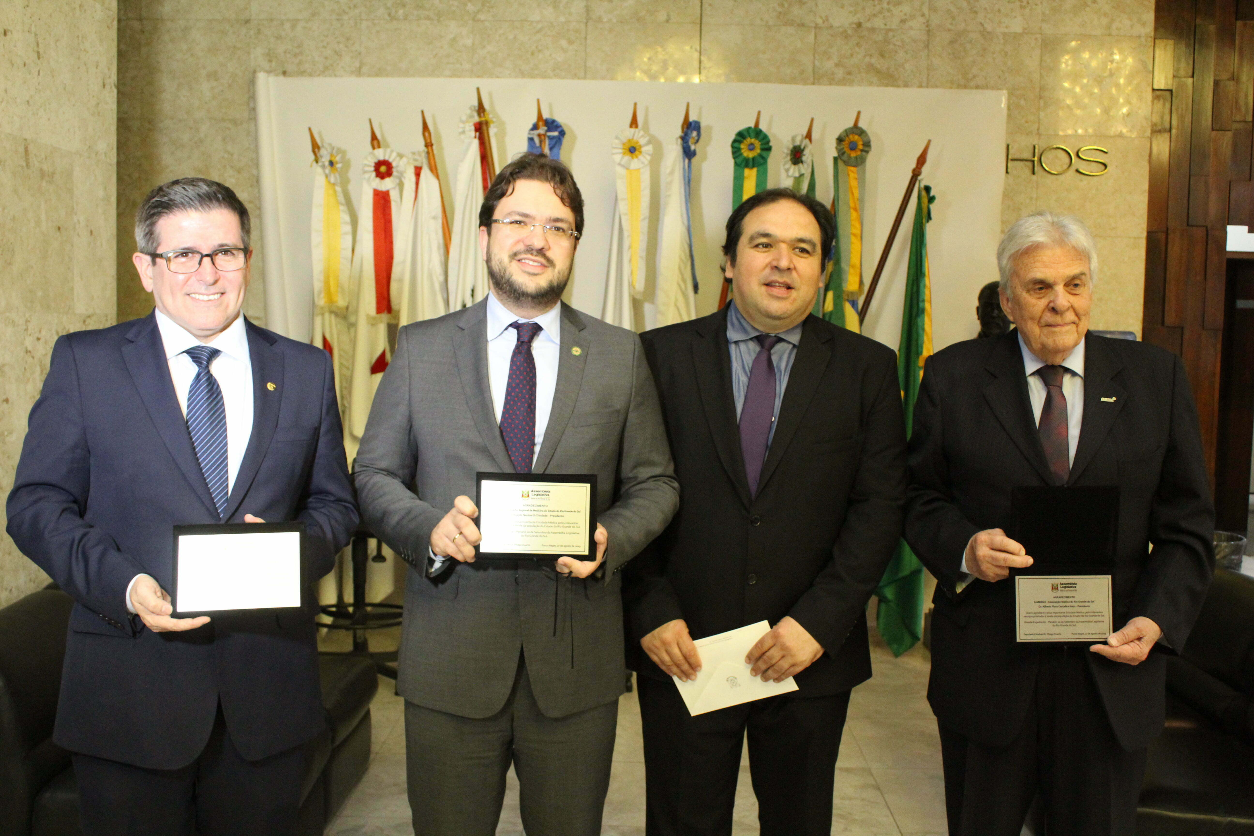 370823_914392_amrigs_homenagem_assembleia_legislativa__42_