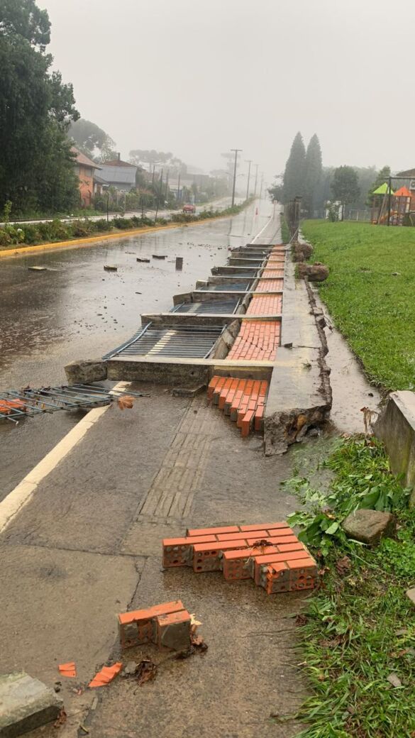 Muro escola João Alfredo